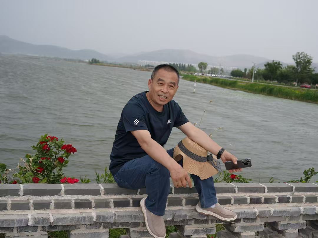 诗人头像