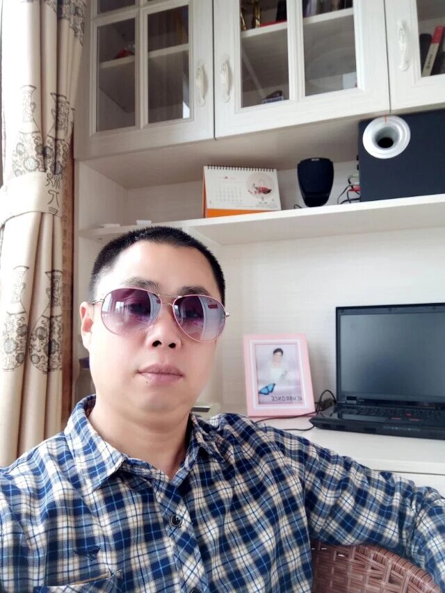 诗人头像