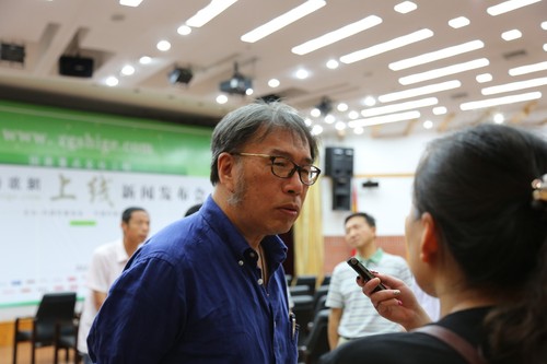 诗人、中国诗歌网上线嘉宾西川接受采访