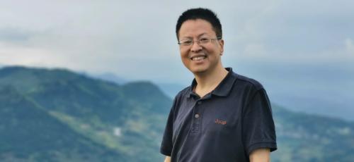 诗人谢宜兴