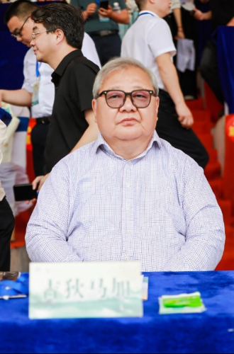 吉狄马加